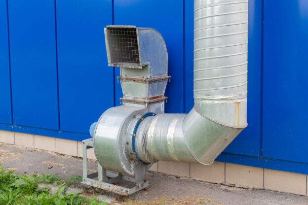 qual a diferença entre um exaustor industrial e um ventilador industrial